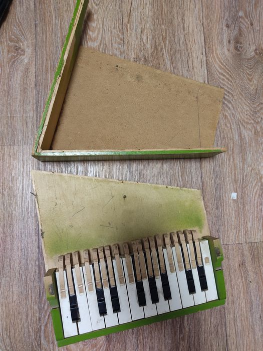 Детская игрушка рояль СССР.