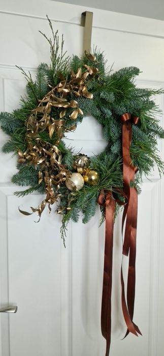 Wianek na drzwi świąteczny