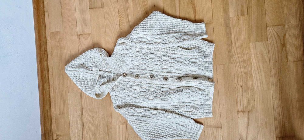 Sweterek dziewczęcy 110-122