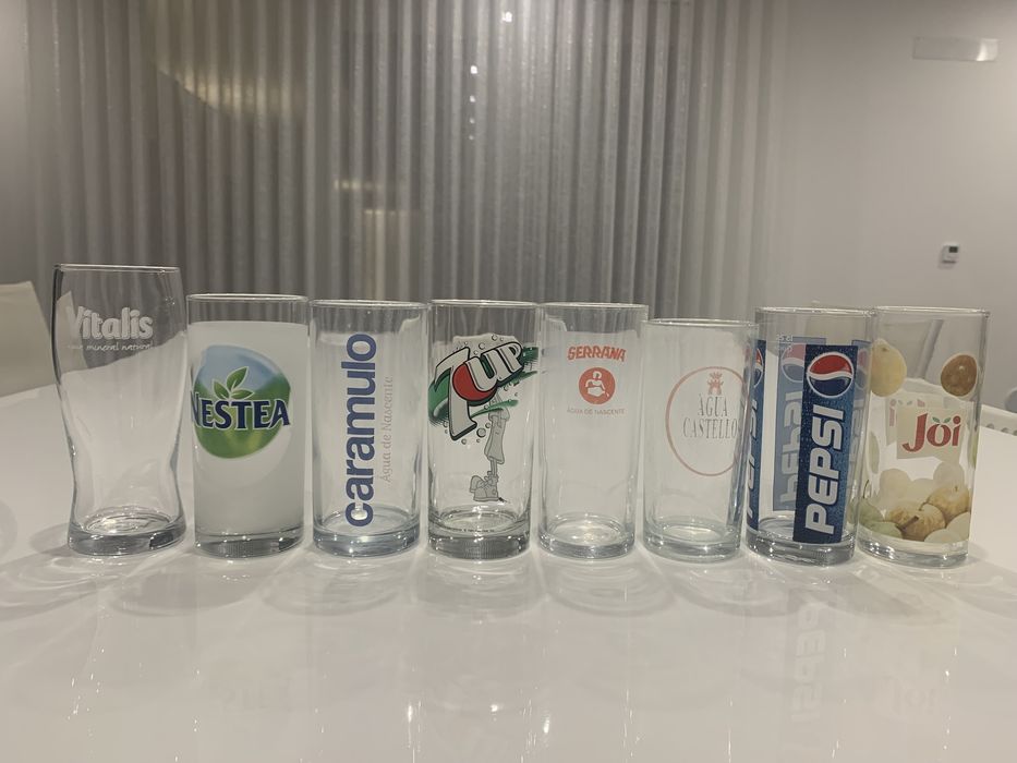 Copos de diversas marcas