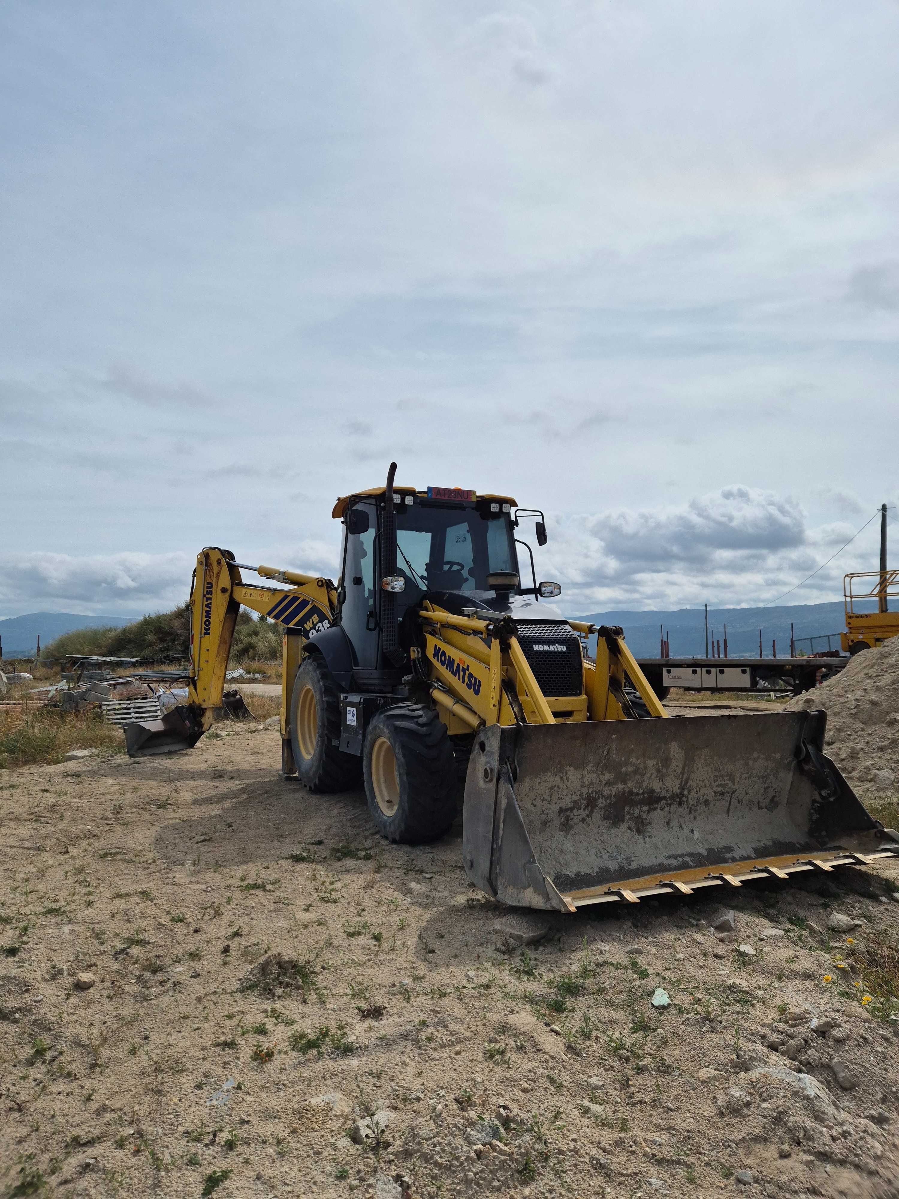 Retroescavadora Komatsu  WB93R