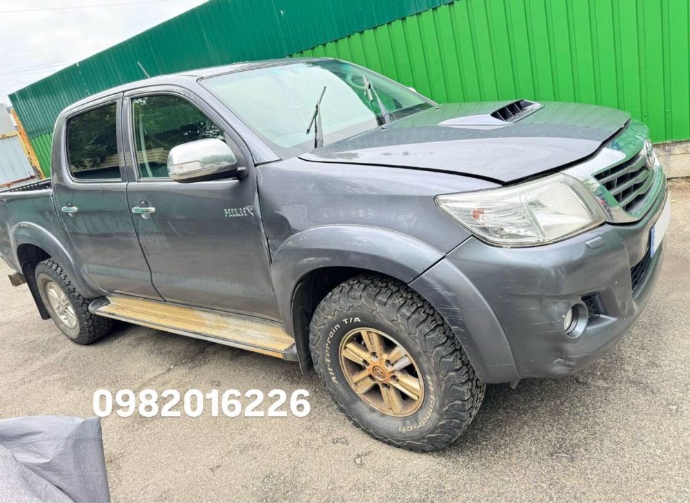 Toyota Hilux 2012-2015 рестайл Розбірка разборка шрот по запчастинам