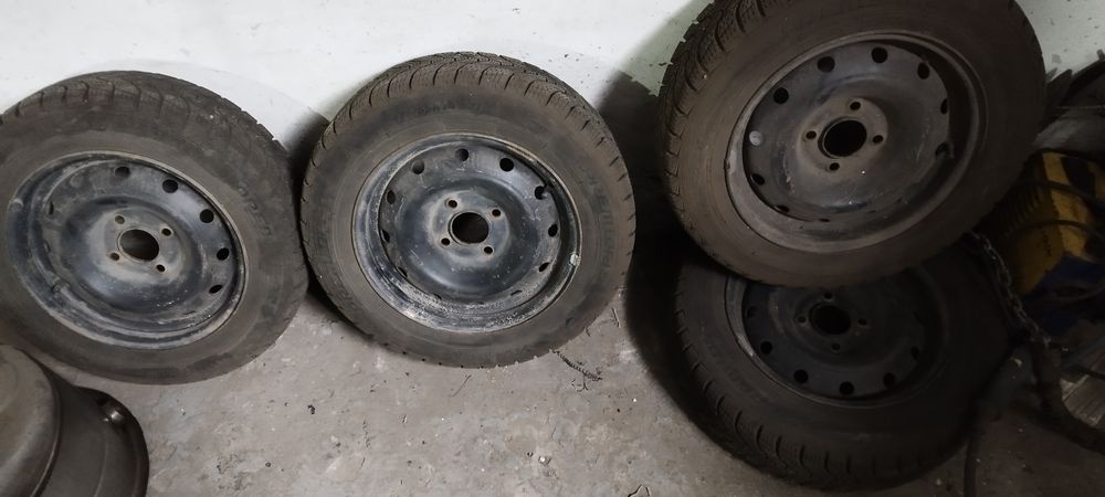 175/65 R14 Колеса в гарному стані , зима Premiorri на дисках Пежо