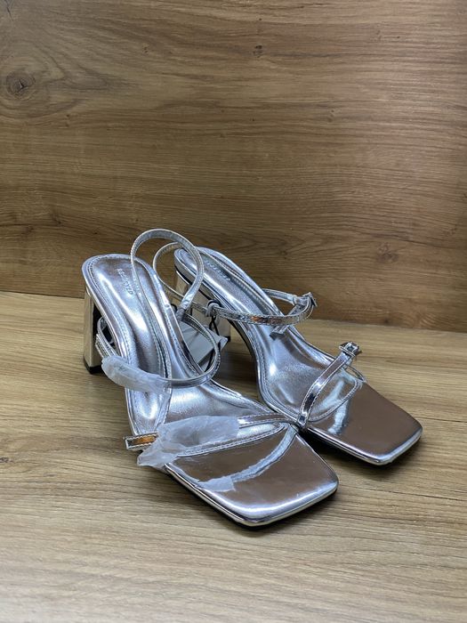 Босоніжки жіночі Reserved