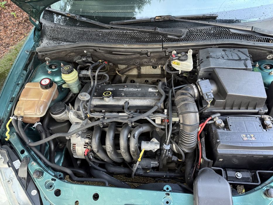 Ford Focus 1.4 Z-Tec Impecável