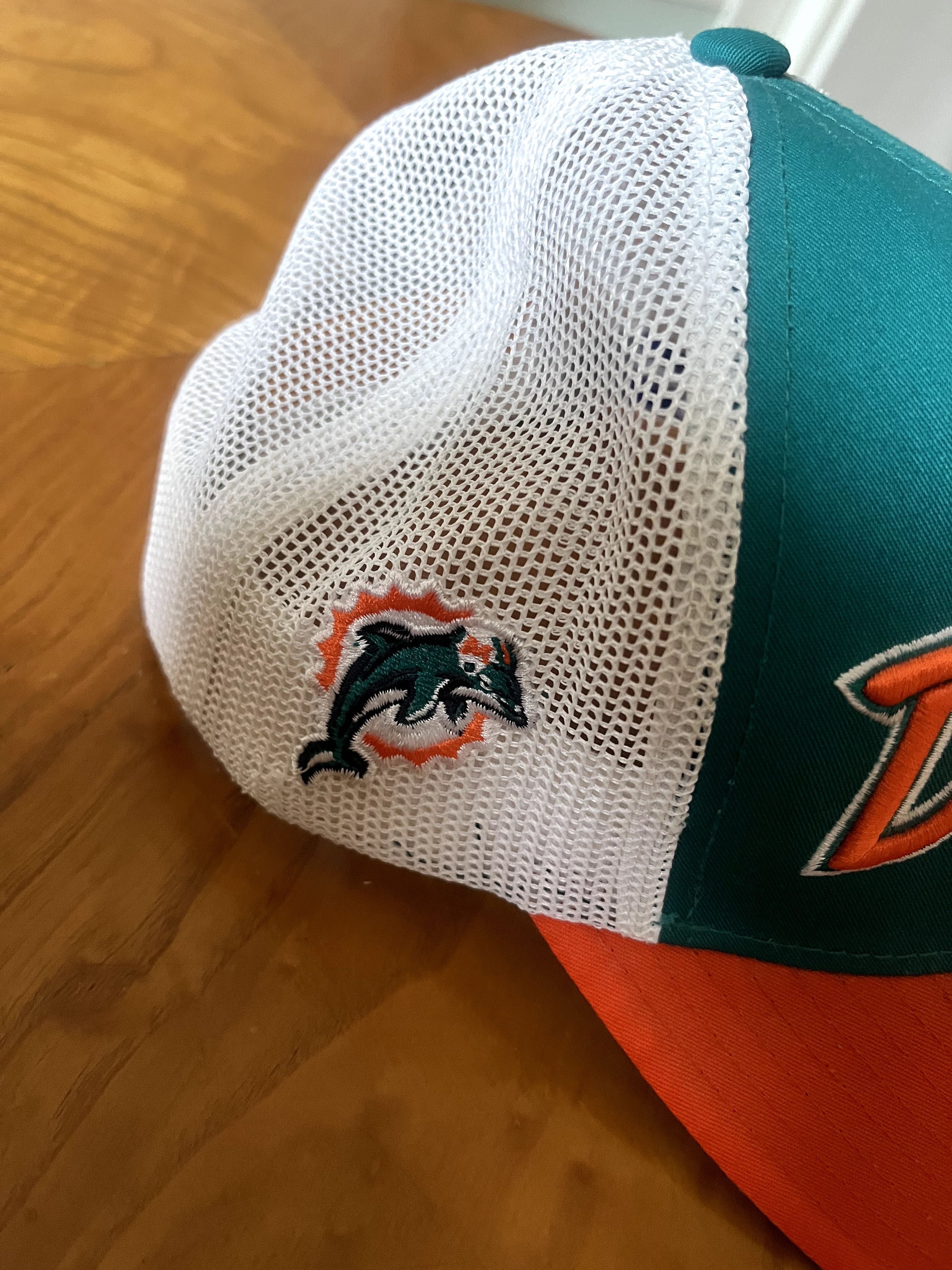 Czapka z daszkiem Reebok NFL Miami Dolphins stan nowy, z siateczką.