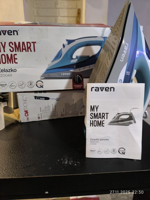 Утюг Raven Польша с пароударом 2800w