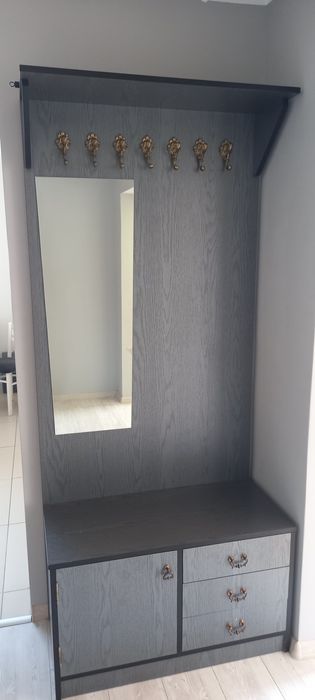 Szafka na ubrania ,garderoba ,lustro, przedpokój.