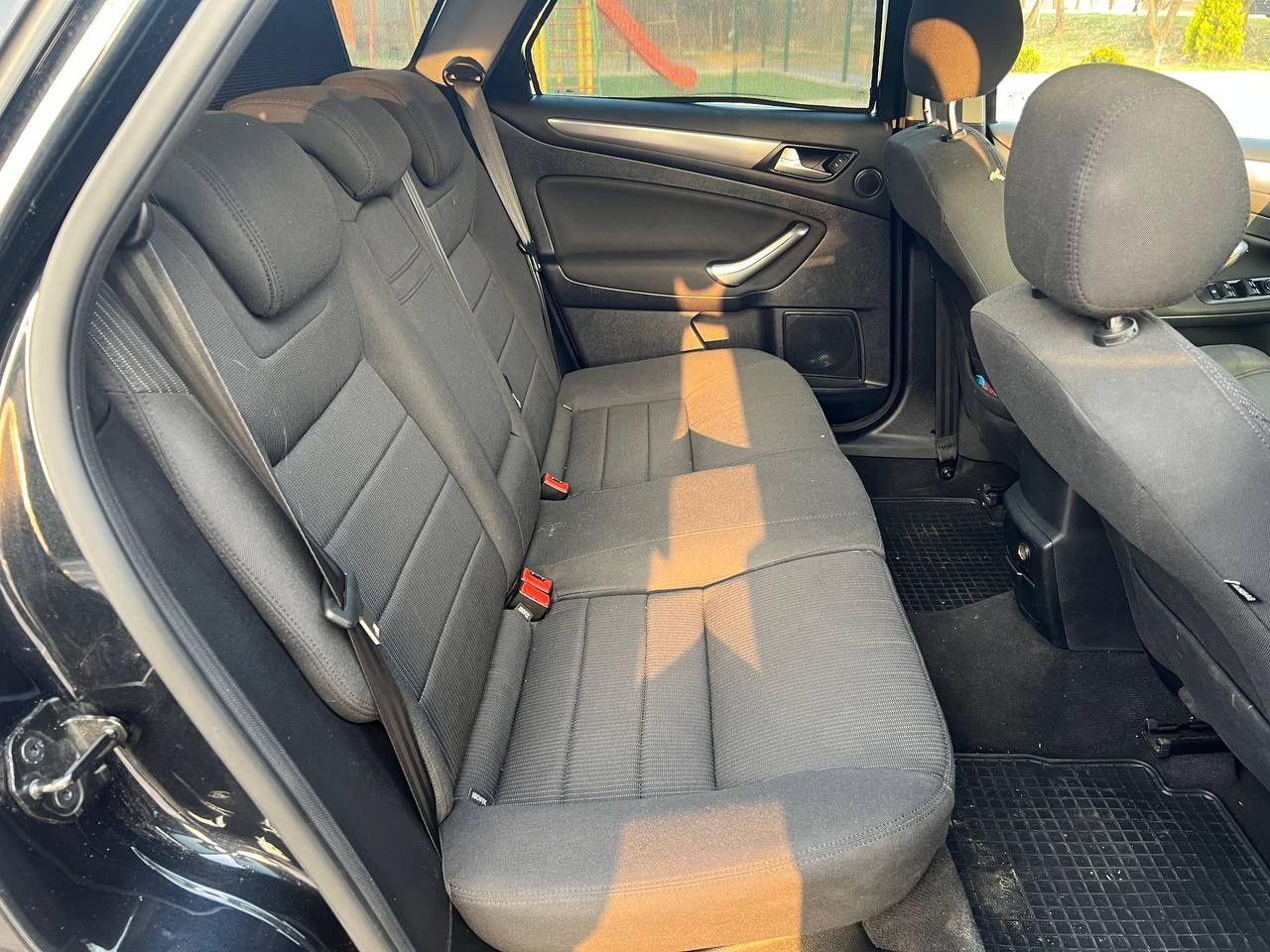 Ford Mondeo 2011р 2.2 дизель автомат