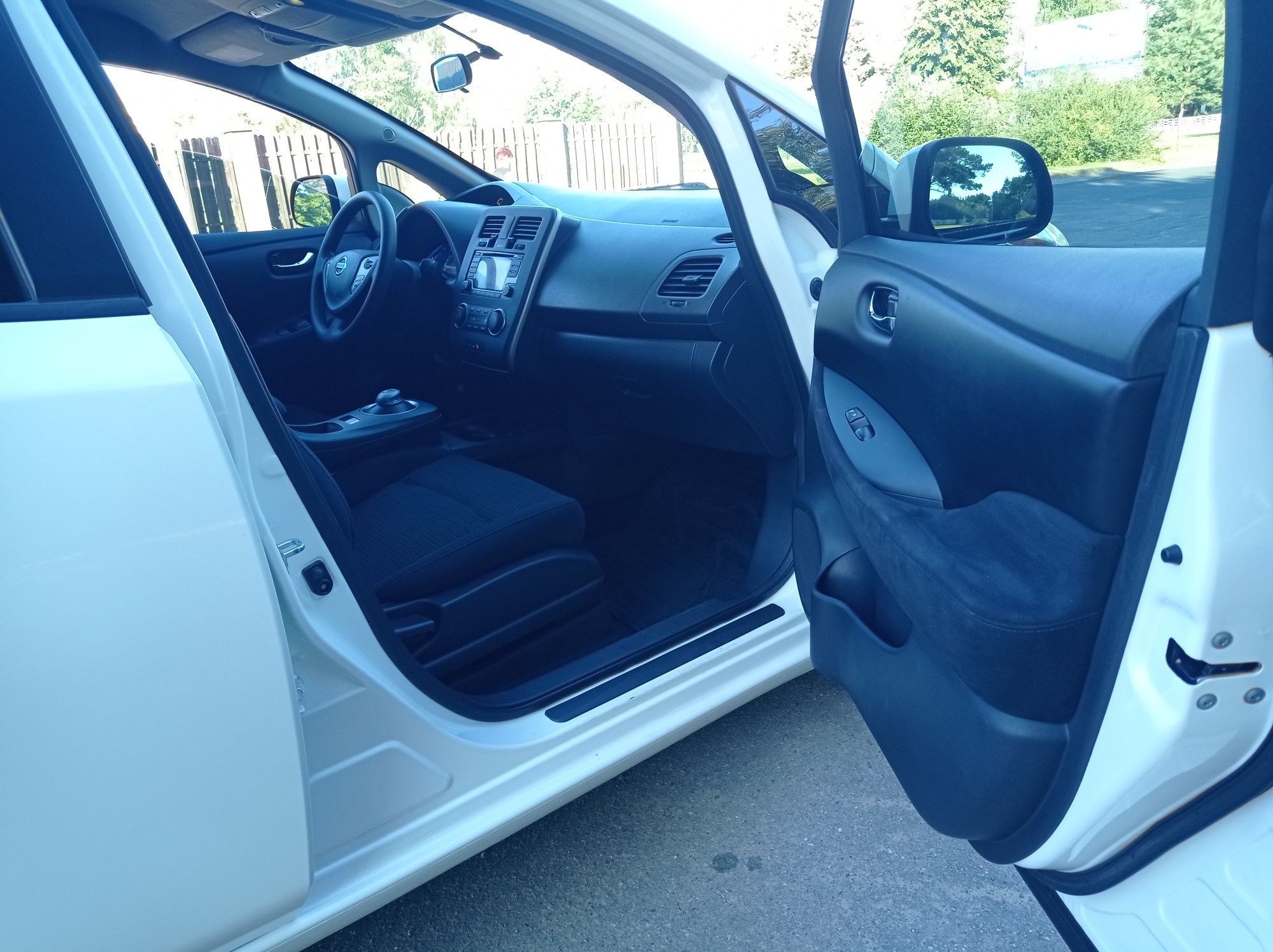 Продам Nissan leaf 30кв