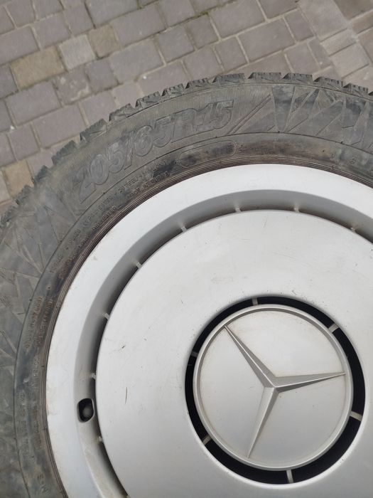 Комплект шин з дисками