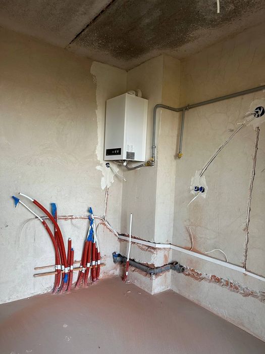 Здана новобудова!  Кухня вітальня та 2  спальні!