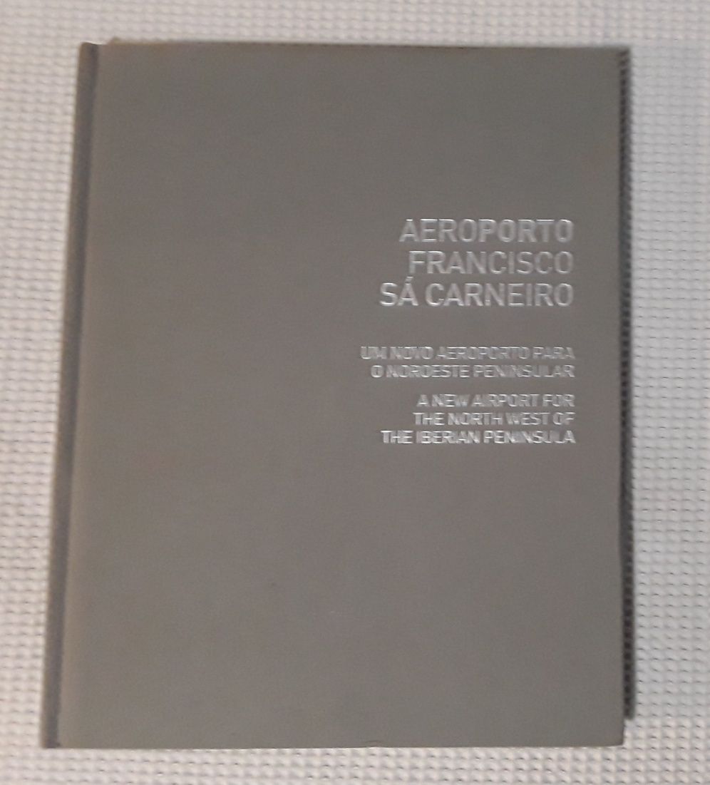 Livro sobre Aeroporto Francisco Sá Carneiro