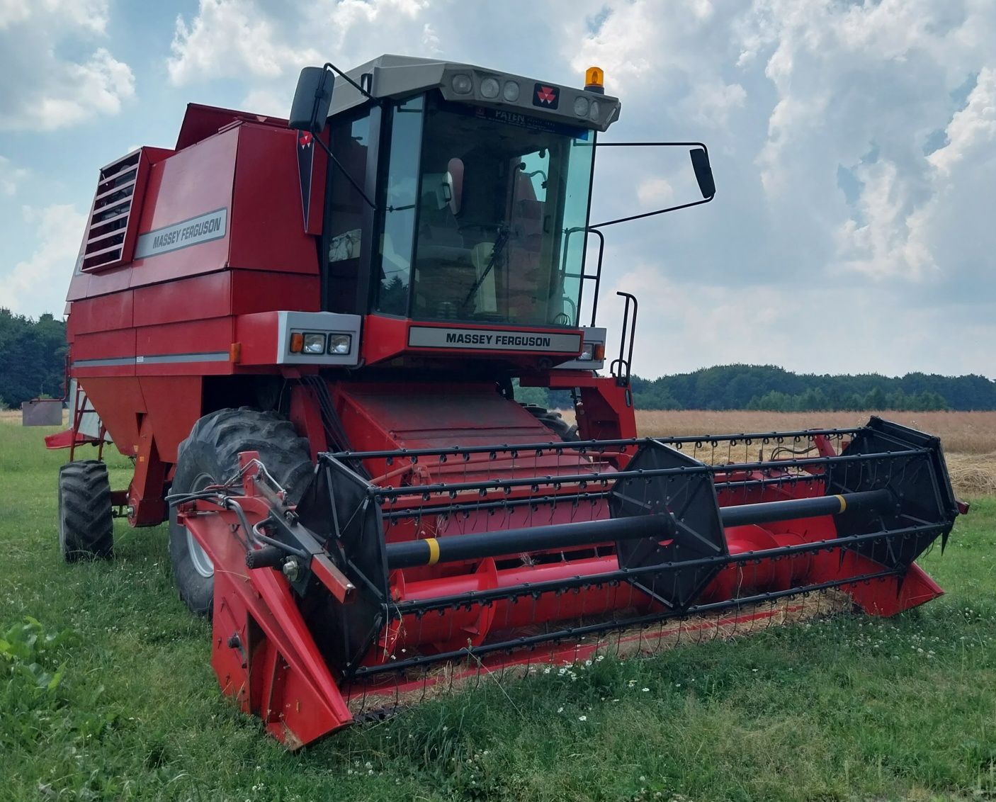 Sprzedam kombajn Massey ferguson 32 z sieczkarnią i klimatyzacją!