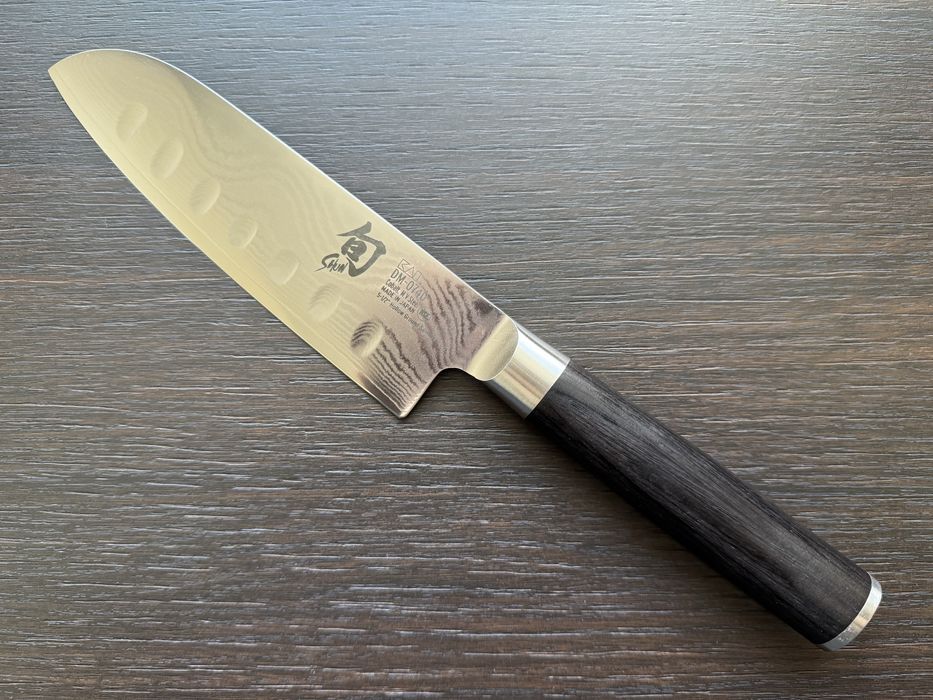 Японський професійний кухонний ніж сантоку Shun Classic