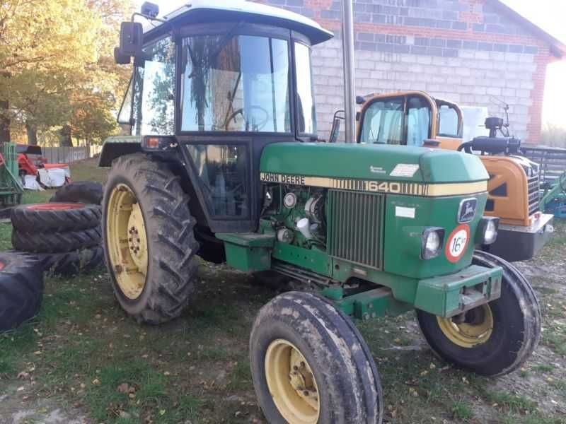 JOHN DEERE 4300 sadowniczy komunalny . tuz