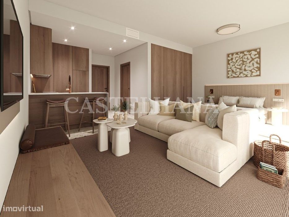 Apartamento T0 com varanda, junto à praia, no Carvoeiro, Algarve