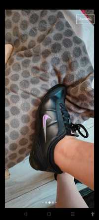 Buty damskie Nike 36,5 23cm