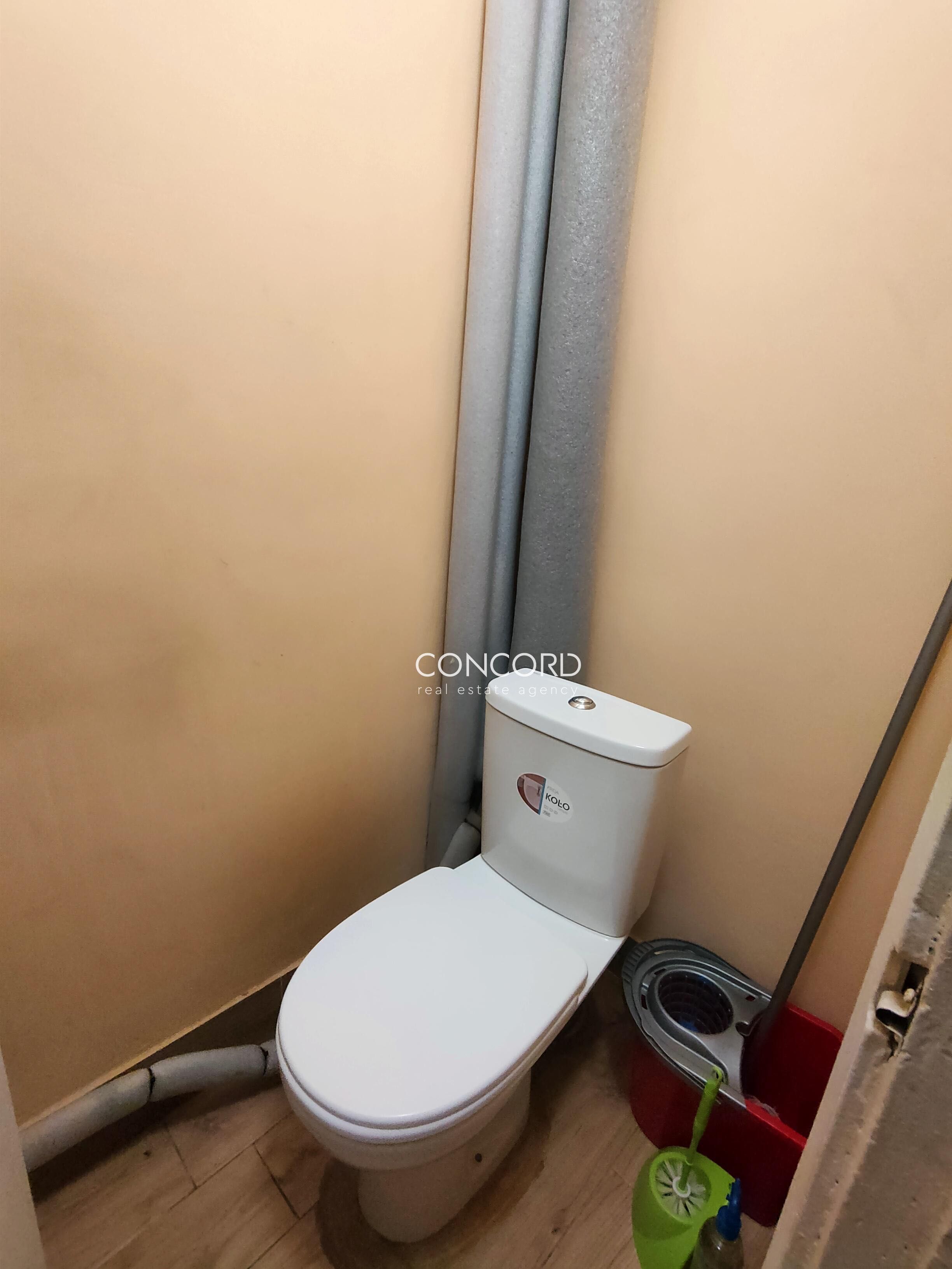Голосіївський просп., 17-Б. Продам кімнату в гуртожитку