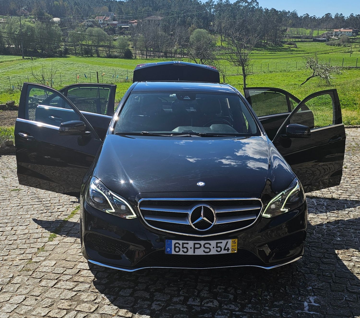 Mercedes e300 amg.
