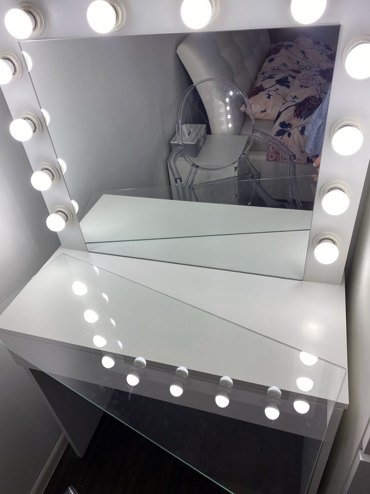 Toaletka z lustrem led