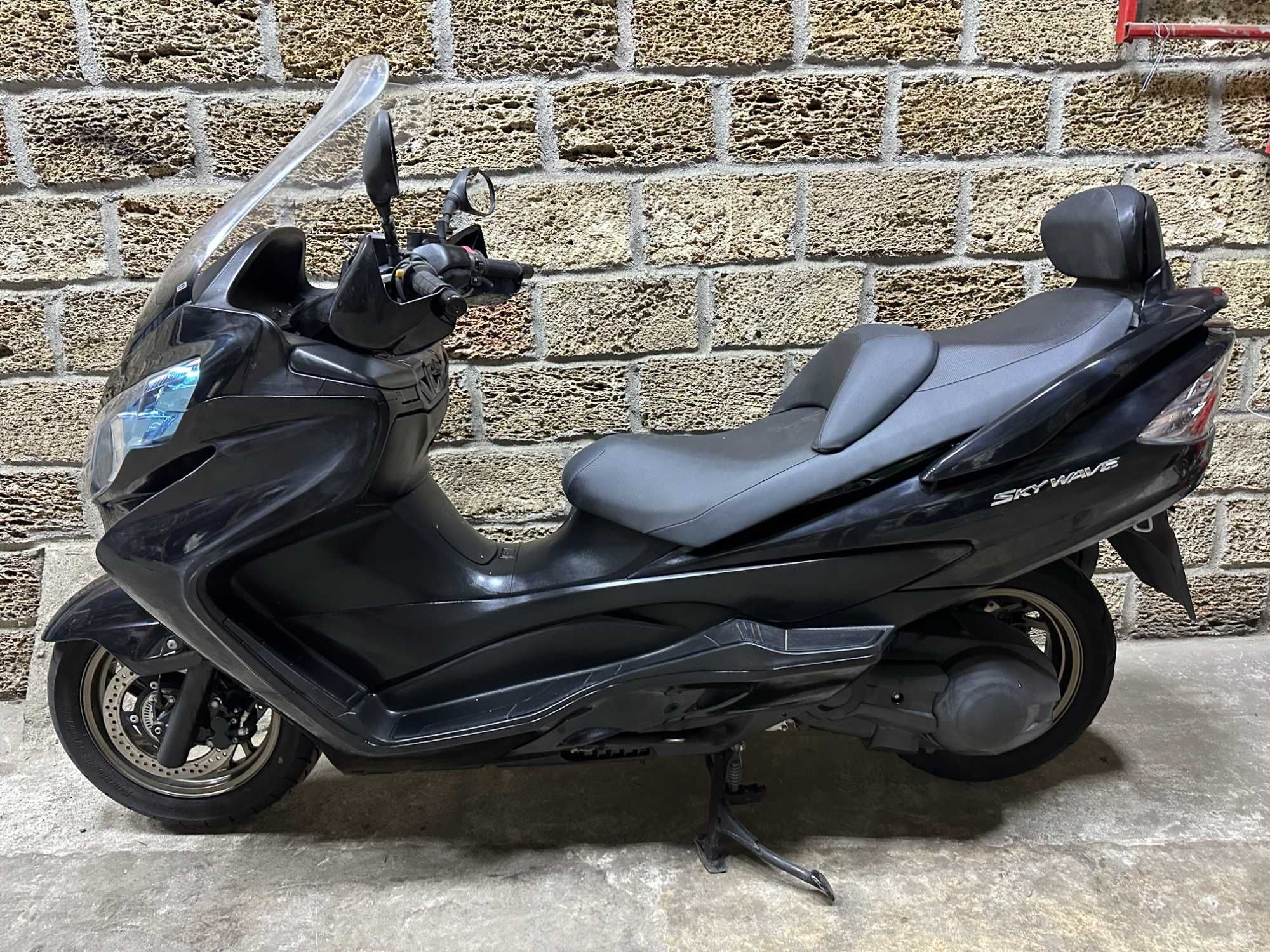 Сузуки Скайвей 400 Suzuki Skywave 400 Limited