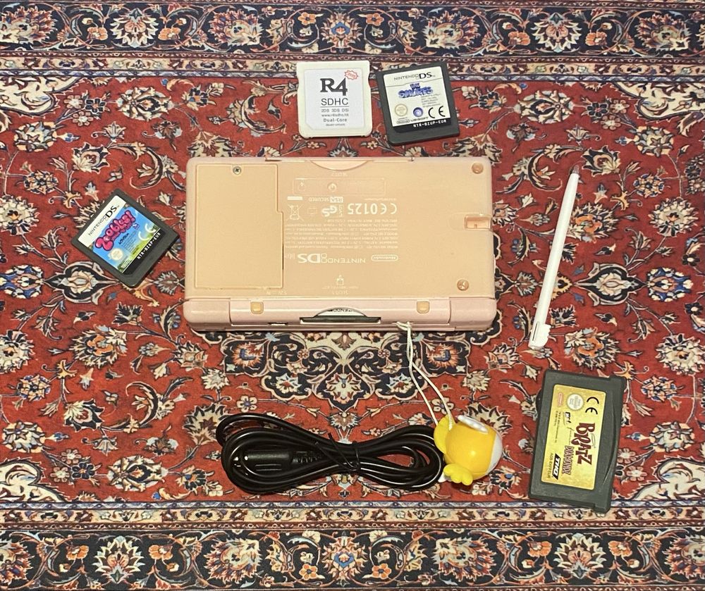 Nintendo DS lite z R4