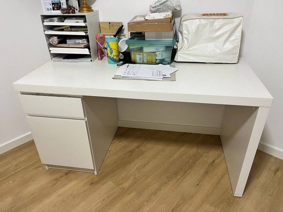 Secretaria ikea com gavetas