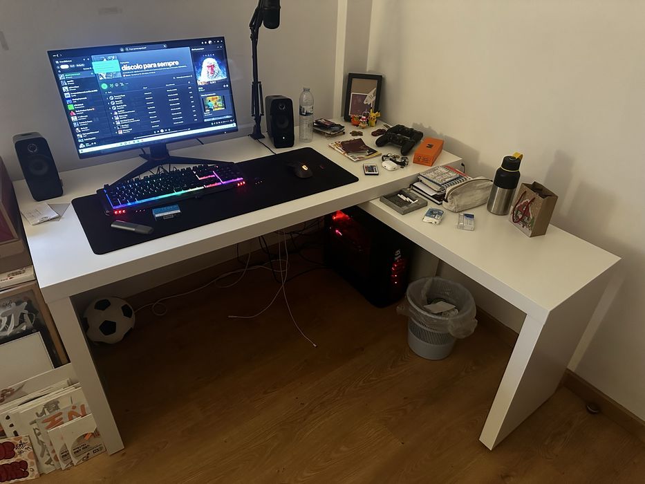 Secretária malm em PERFEITO ESTADO