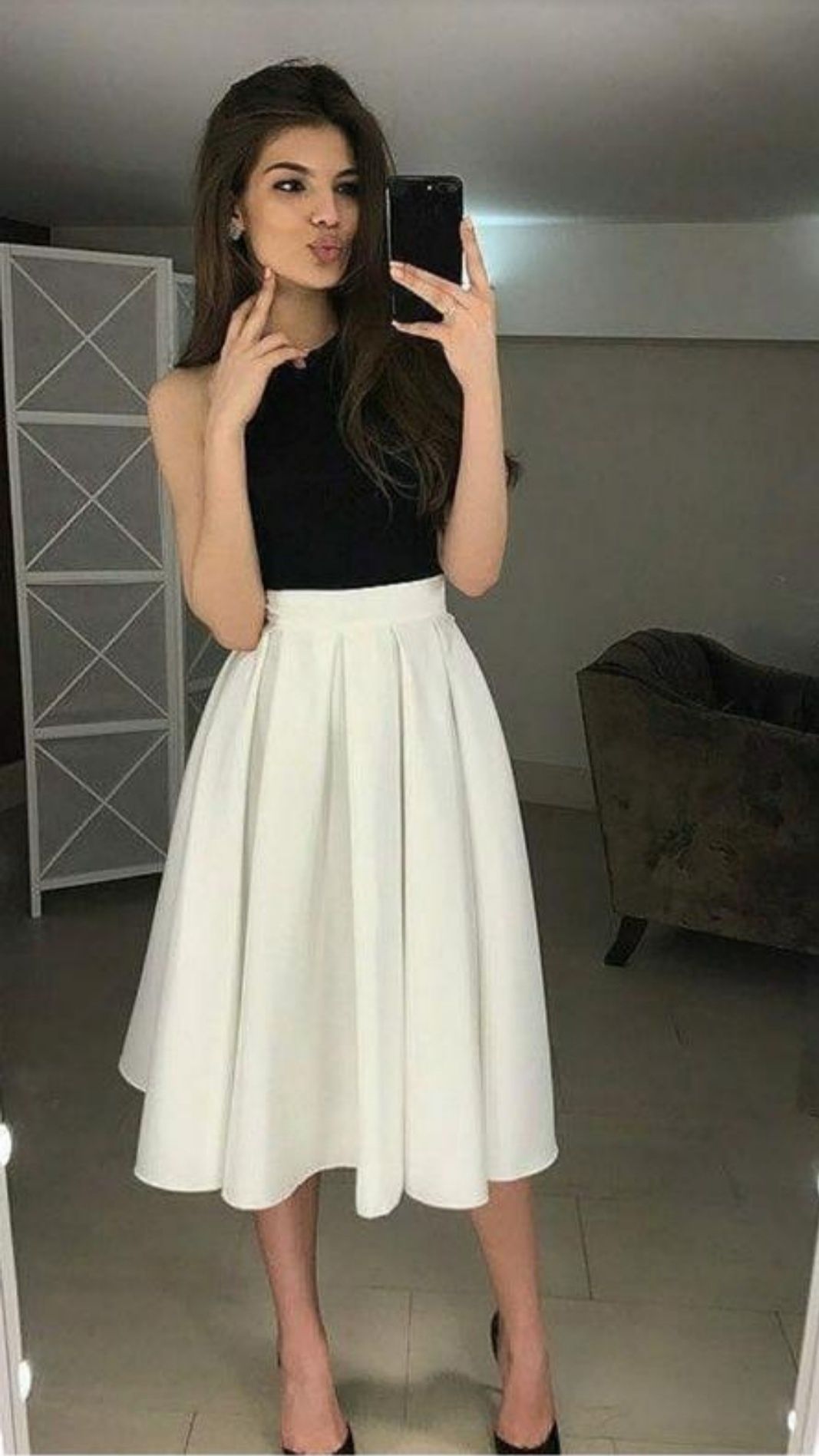 Сукня з відкритою спинкою