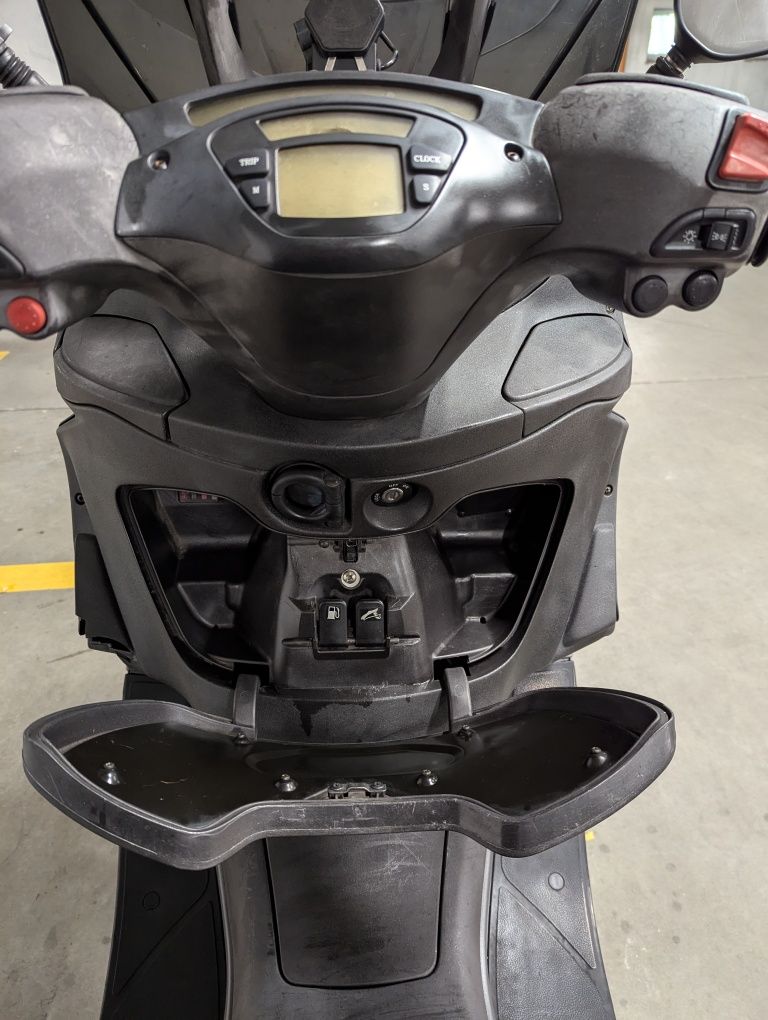 Skuter Piaggio x9 180 przegląd na rok , w pełni sprawny , bez wkładu