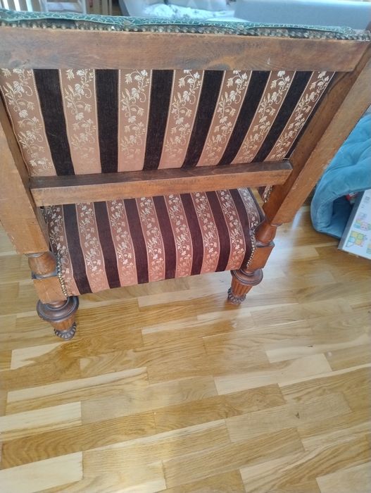 Fotel w stylu antycznym