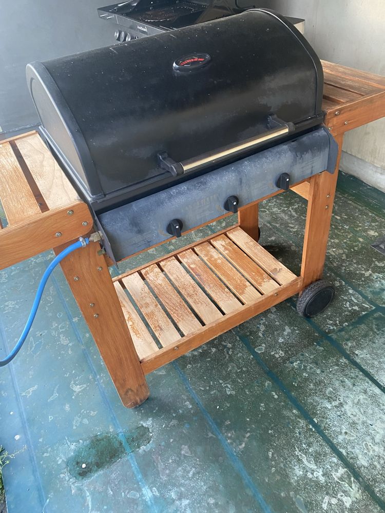 Grill na gaz w dobrym stanie