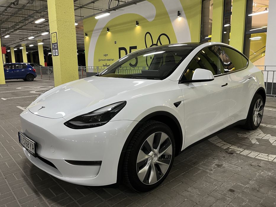 Tesla model Y 2023 рік / оренда / аренда