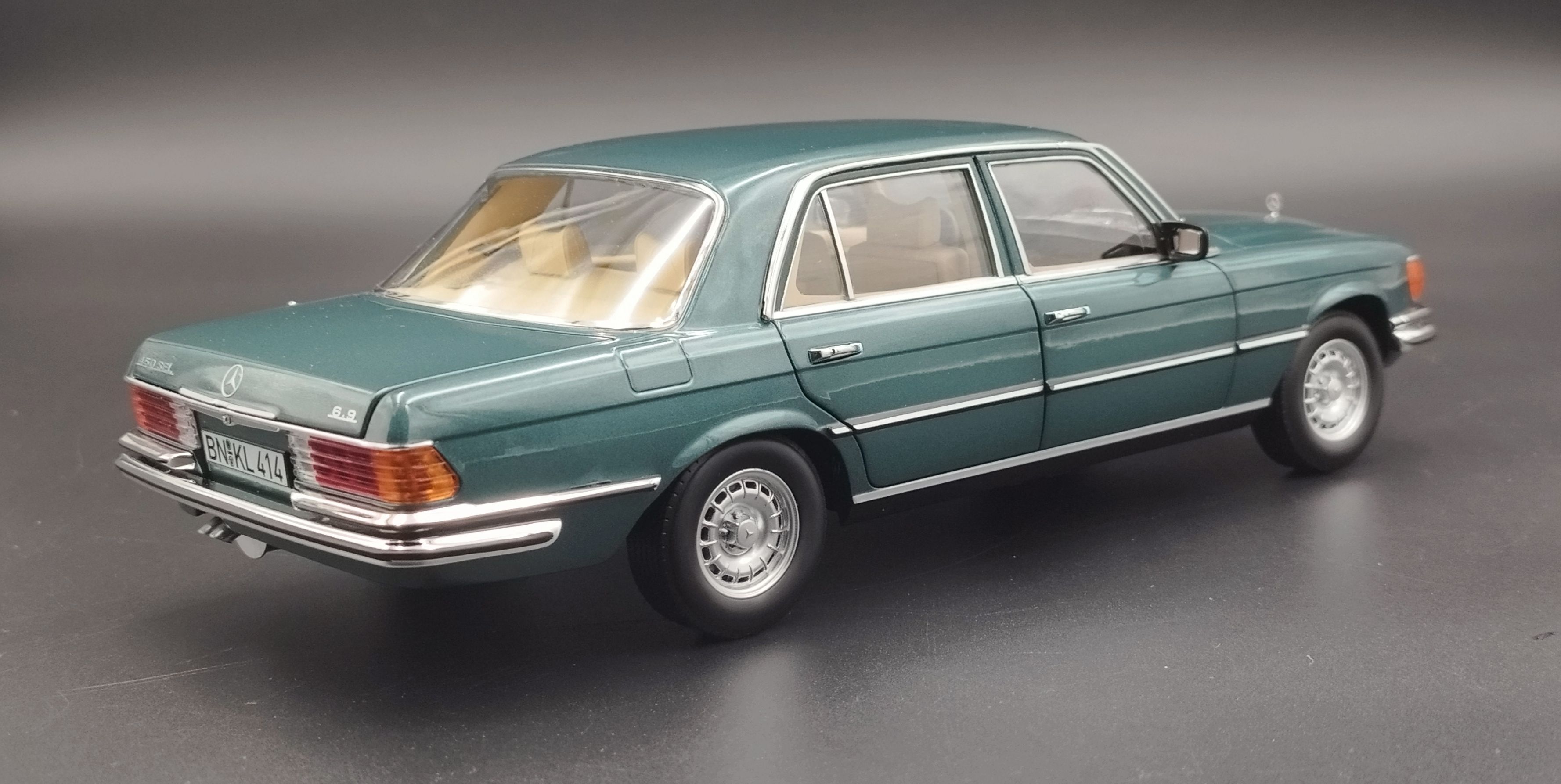 1:18 Norev 1979 Mercedes-Benz 450 SEL 6.9 W116  Model Nowy