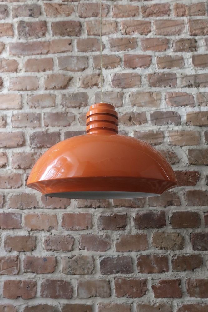 Pomarańczowa lampa wisząca vintage space age