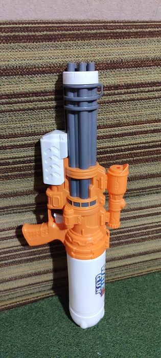 Повітряні пістолети, дитячий набір майстра, машинки та інші іграшки