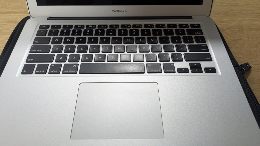 Apple MacBook Pro 13 " + Bolsa + Carregador Original