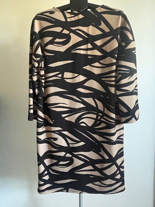 beżowo-czarna sukienka MOHITO