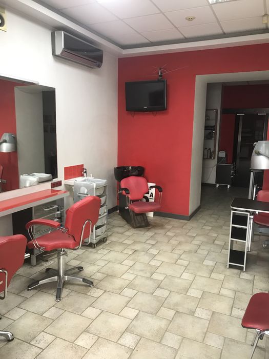 Сдаеться рабочее место для парикмахера и бровиста