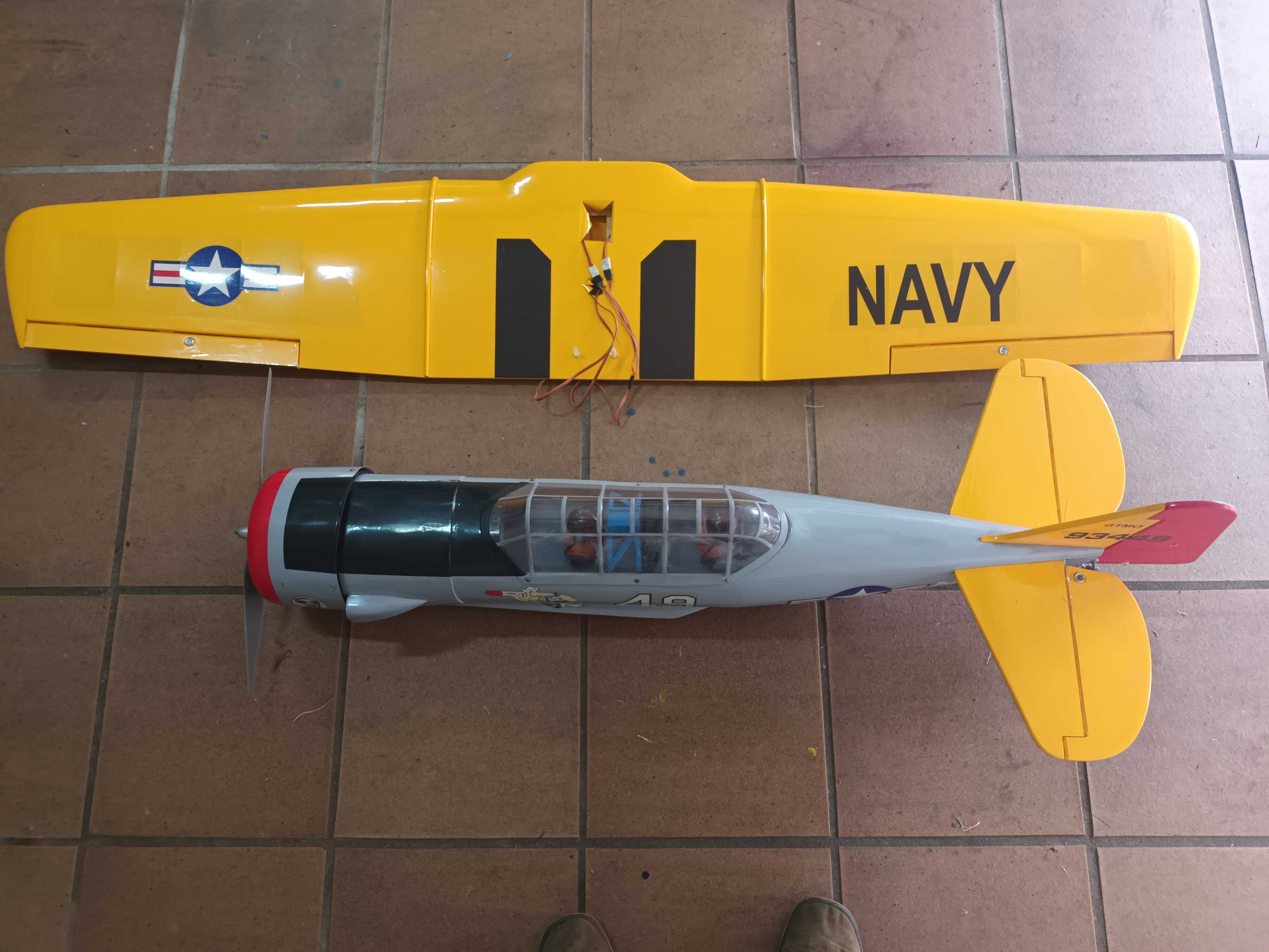 Avião RC  - AT6 Texan