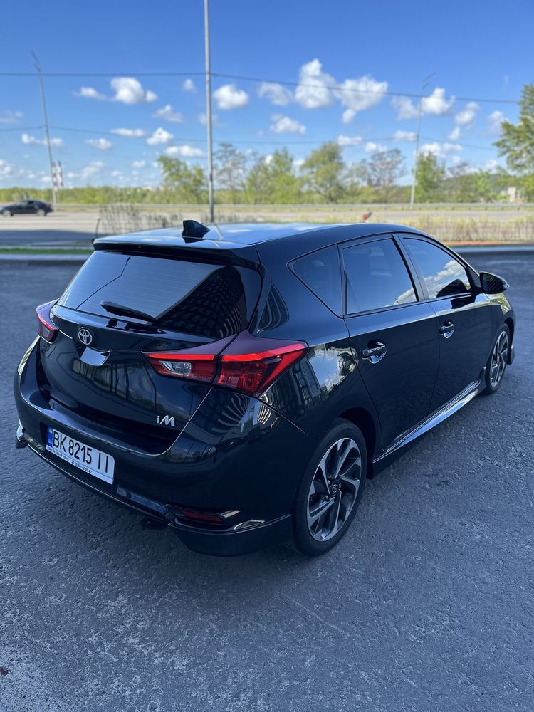 Toyota Scion (Auris) 2015, 1.8,  автомат