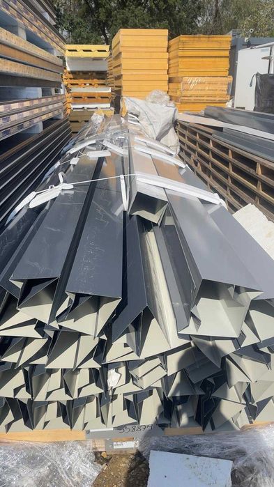 Płyta warstwowa , obróbka blacharska , okucia , blacha ANTRACYT I SREB