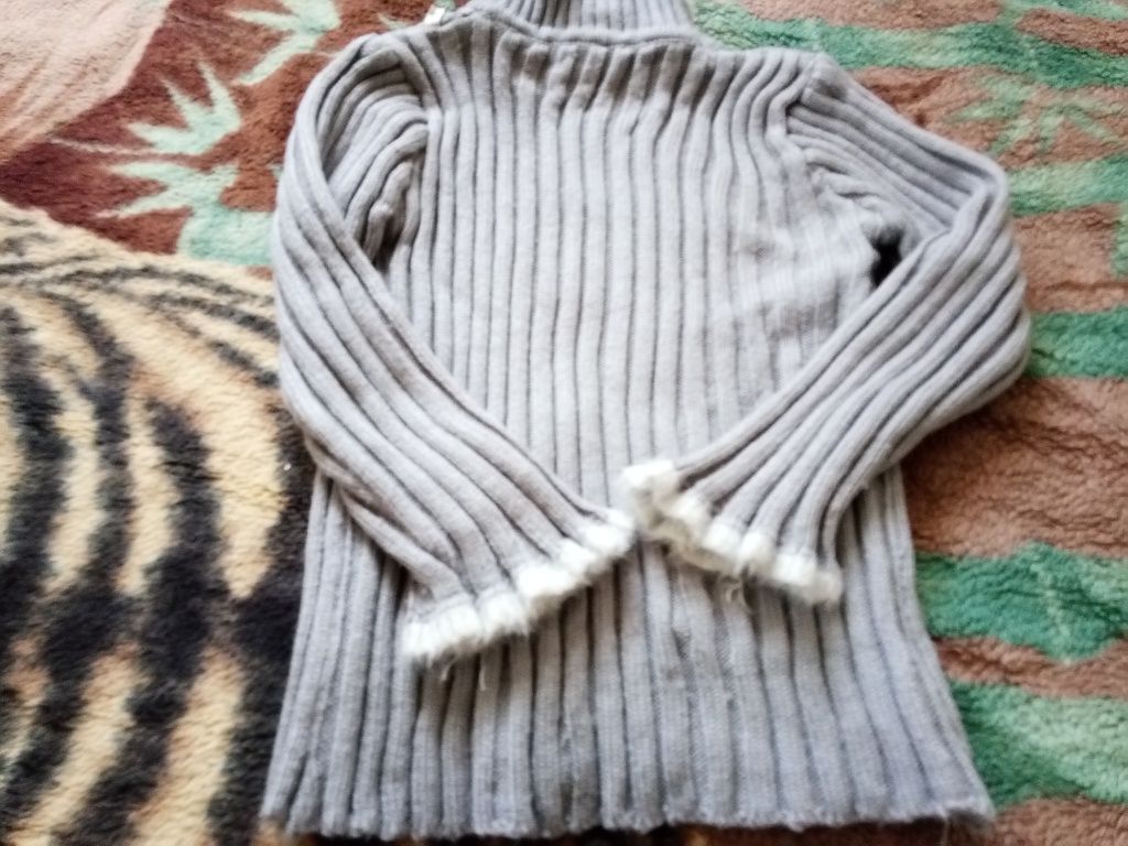 Теплый свитер