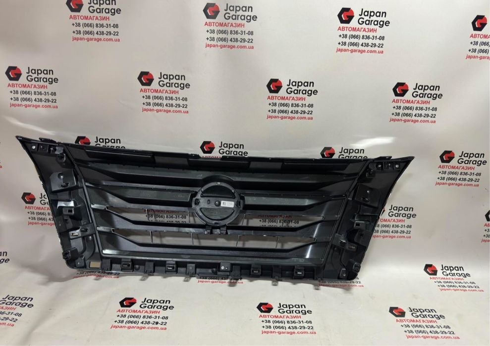 Решітка радітора Nissan Pathfinder R53 623106TA1A 623106TA0D
