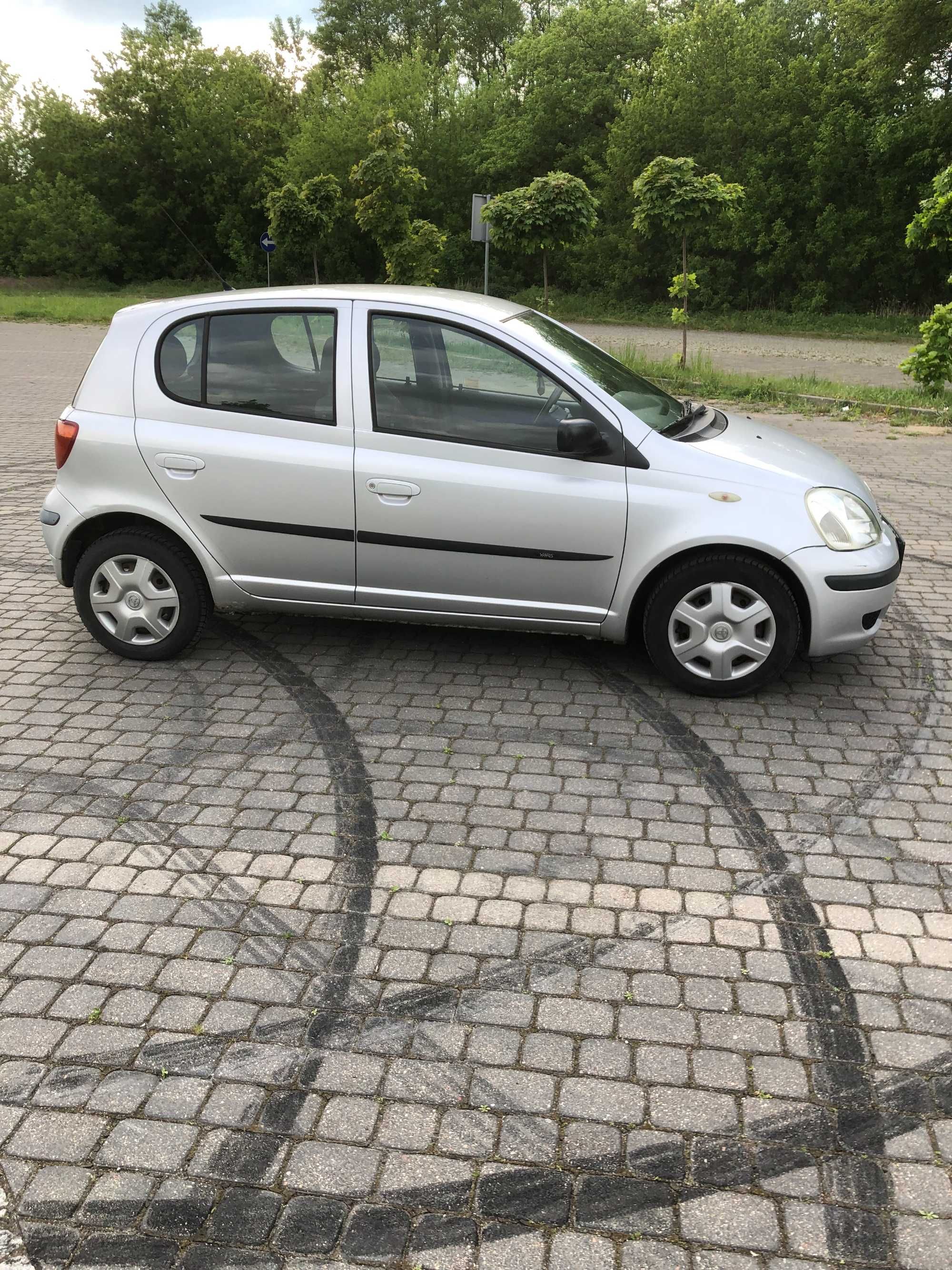 Toyota Yaris 2004 Rok