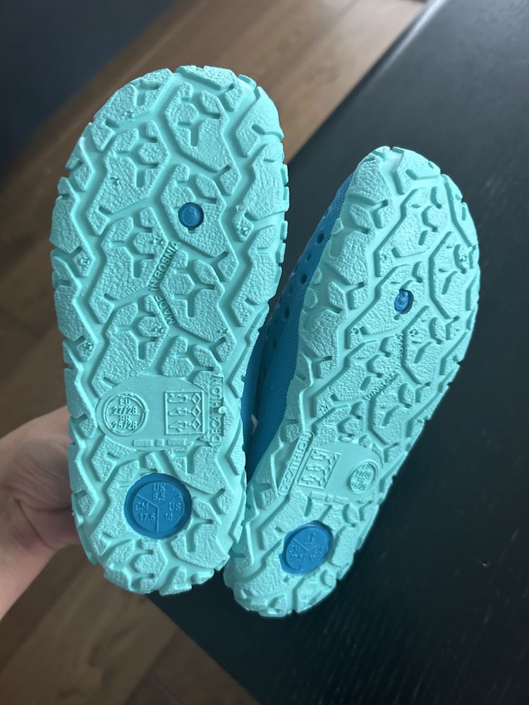 Buty do pływania buty na basen Decathlon aquadots rozmiar 27/28 nowe