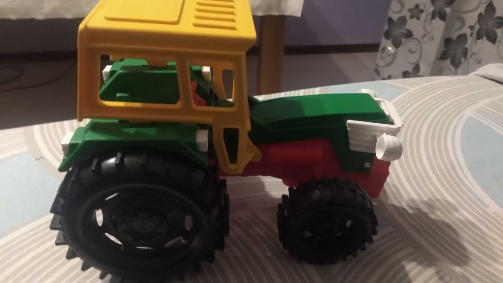 Kolorowy traktor