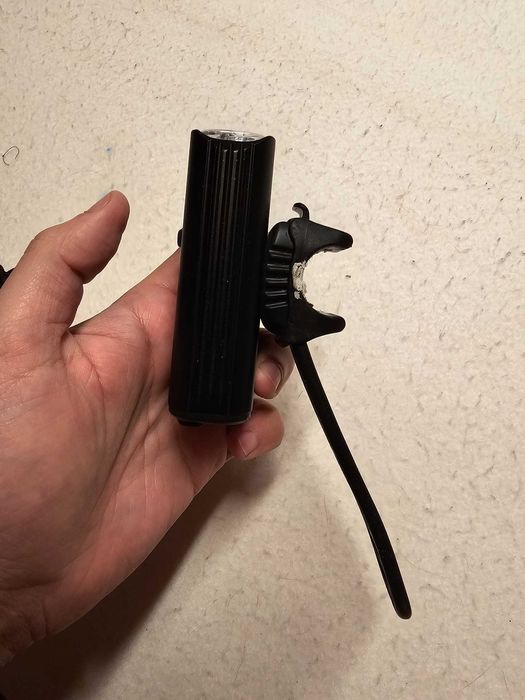 Lezyne 1300XL luz topo de gama