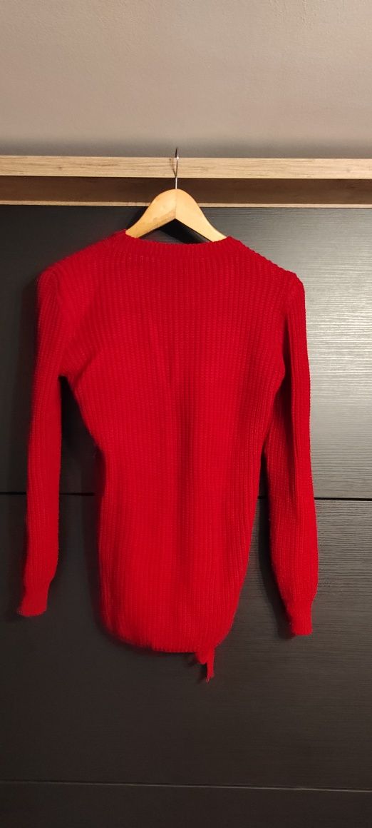 Bordowy sweter  z wiązaniem